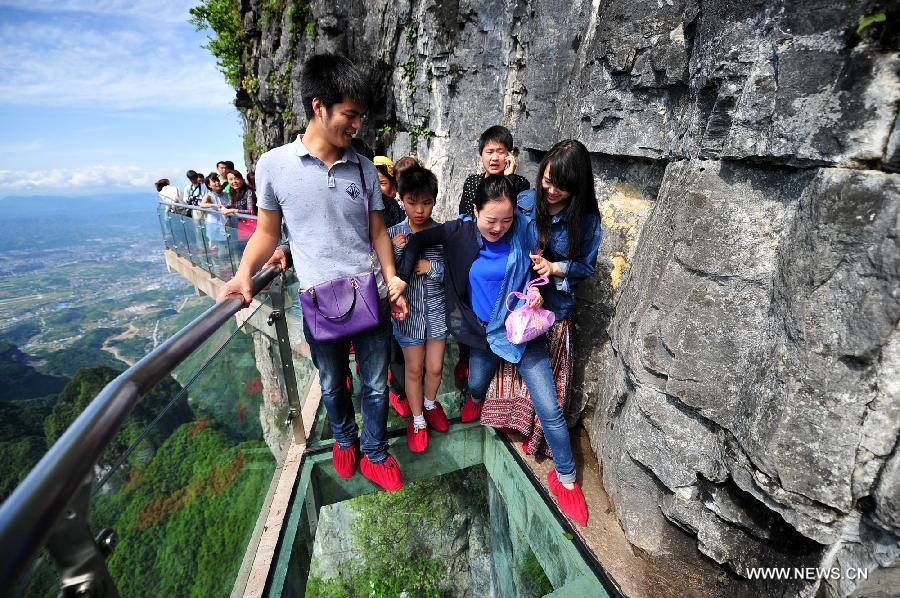 #CHINA-HUNAN-ZHANGJIAJIE-GLASS-ROAD ON CLIFF (CN)