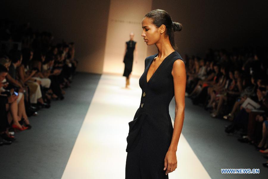 SINGAPORE-FASHION WEEK-VICTORIA BECKHAM