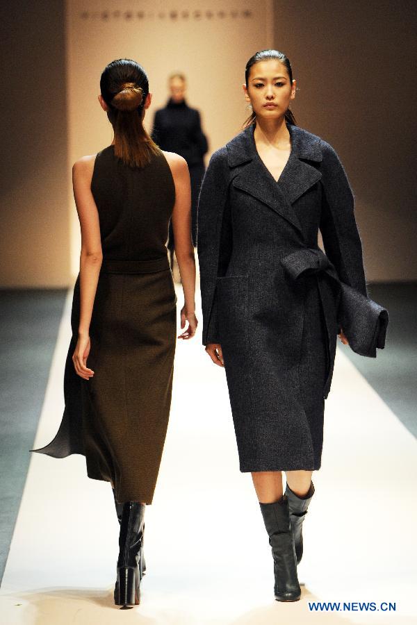 SINGAPORE-FASHION WEEK-VICTORIA BECKHAM