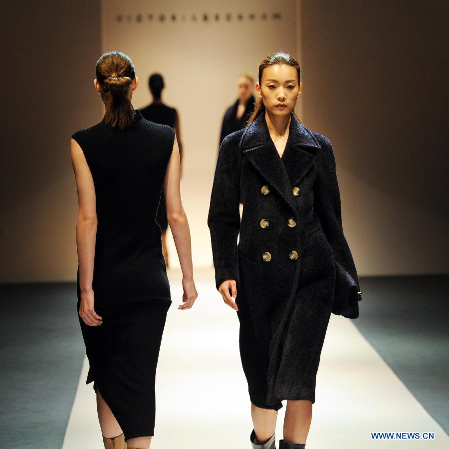 SINGAPORE-FASHION WEEK-VICTORIA BECKHAM