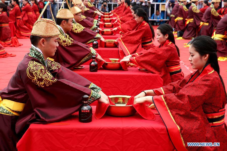 #（文化）（4）安徽黄山上演汉式集体婚礼