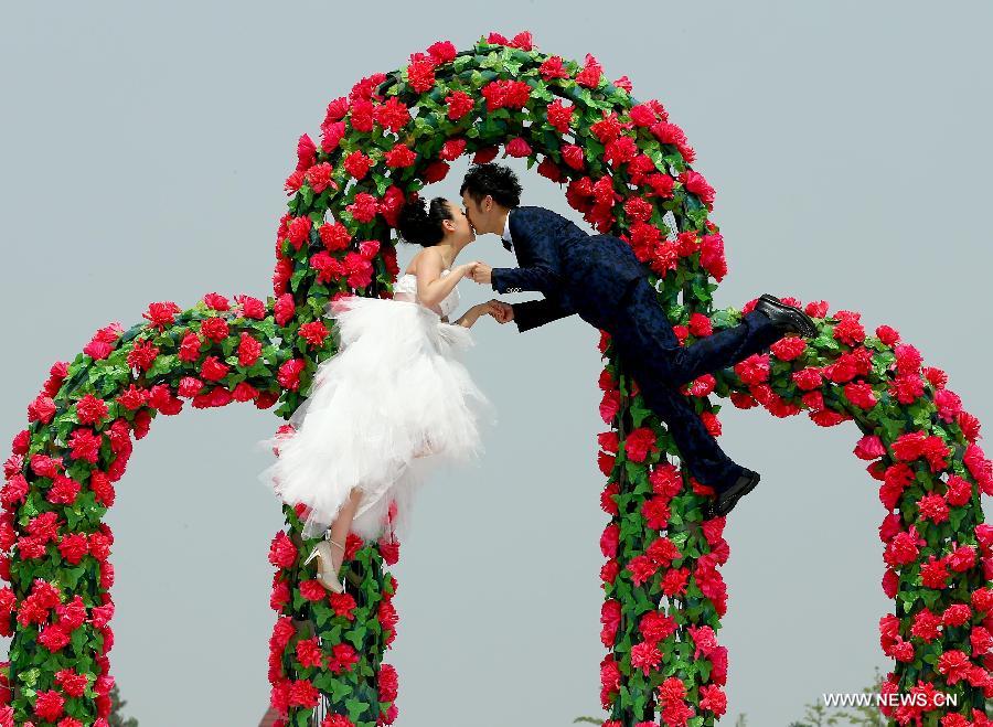 CHINA-BEIJING-MAGICIAN'S WEDDING (CN)