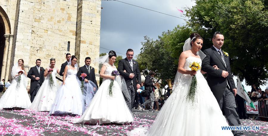 PORTUGAL-LISBON-GROUP WEDDING