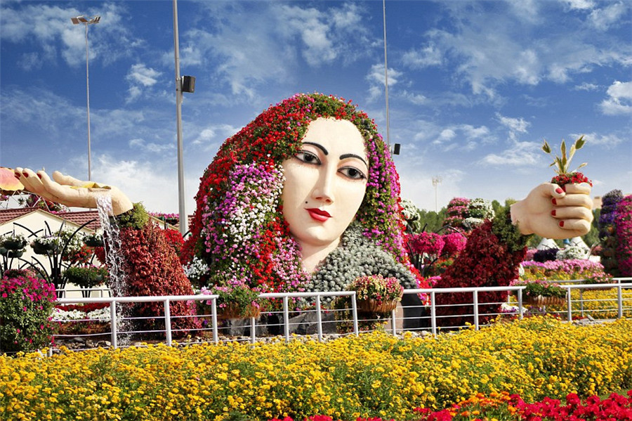 Dubaï : le plus grand jardin de fleurs au monde ouvre en plein  désert!_French.news.cn
