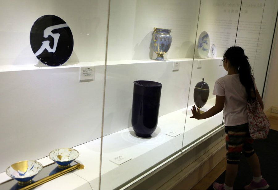 La  porcelaine des rois  de Svres expose  Hong Kong