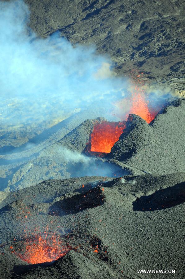 THE REUNION ISLAND-SAINT-DENIS-FURNACE VOLCANO-ERUPTION