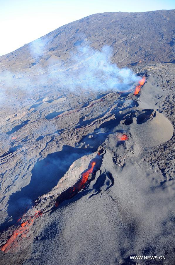 THE REUNION ISLAND-SAINT-DENIS-FURNACE VOLCANO-ERUPTION