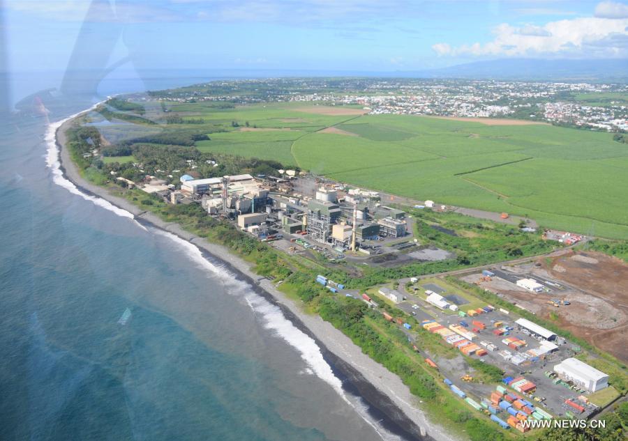 LA REUNION-SEARCH FOR MH370 DEBRIS-CONTINUE