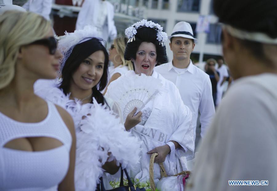 CANADA-VANCOUVER-DINER EN BLANC