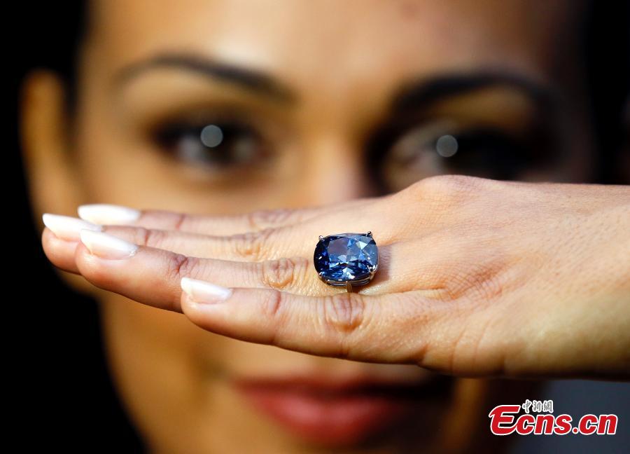 Un diamant bleu pourrait atteindre un montant record de 55 millions de dollars aux enchres