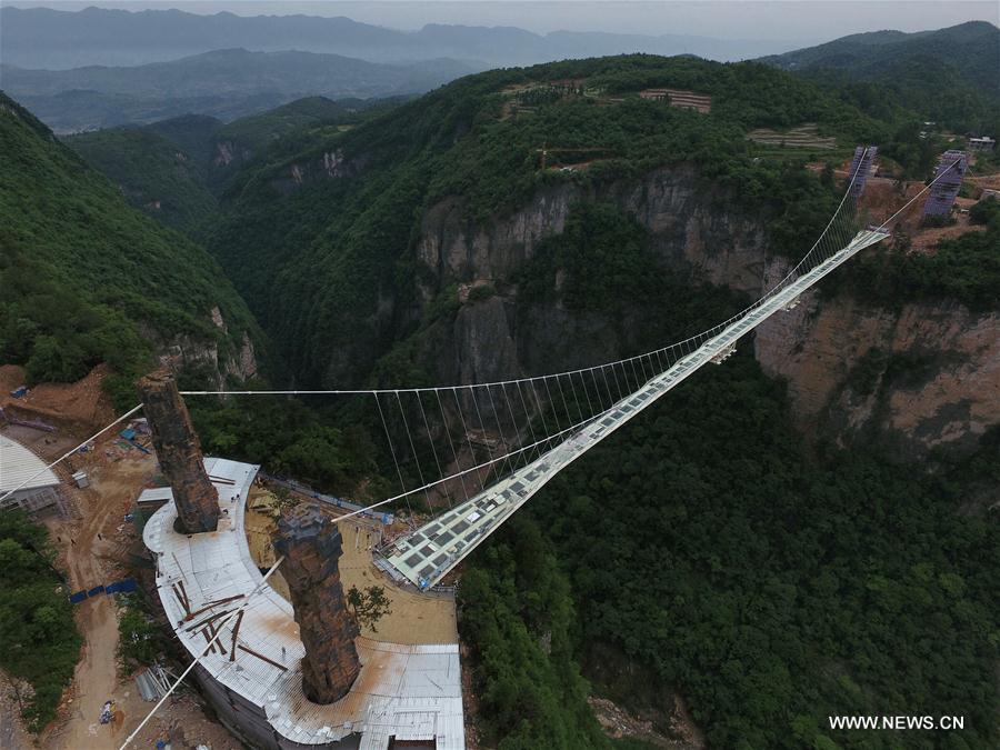 Pont en verre à Zhangjiajie