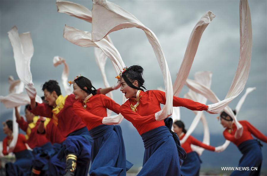 Chine : festival de courses hippiques au Yunnan