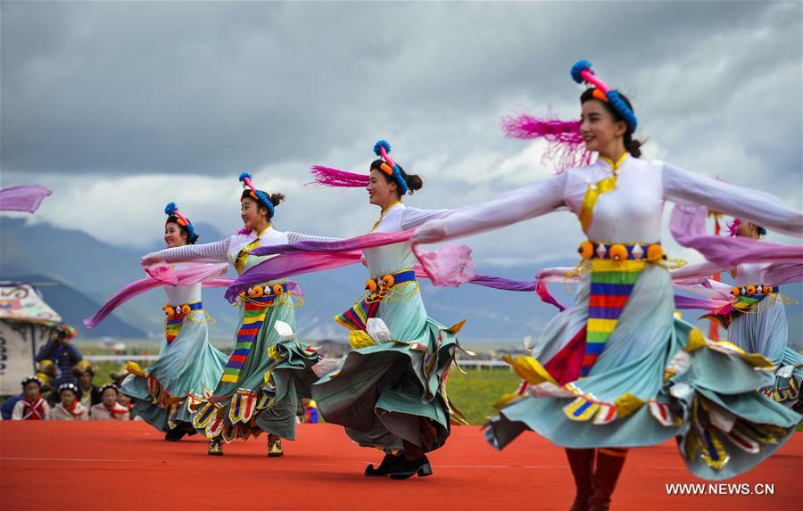 Chine : festival de courses hippiques au Yunnan
