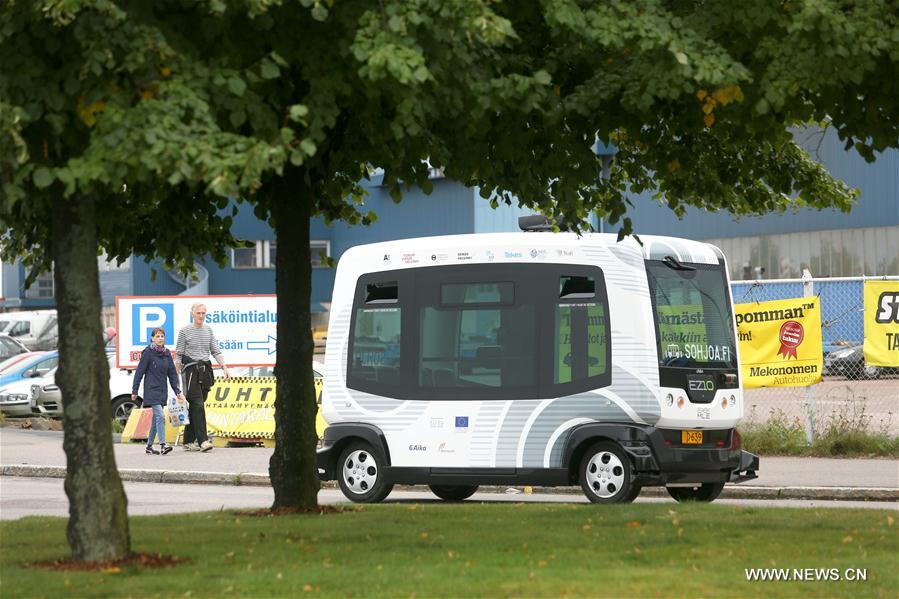 Mini-bus sans conducteur à Helsinki