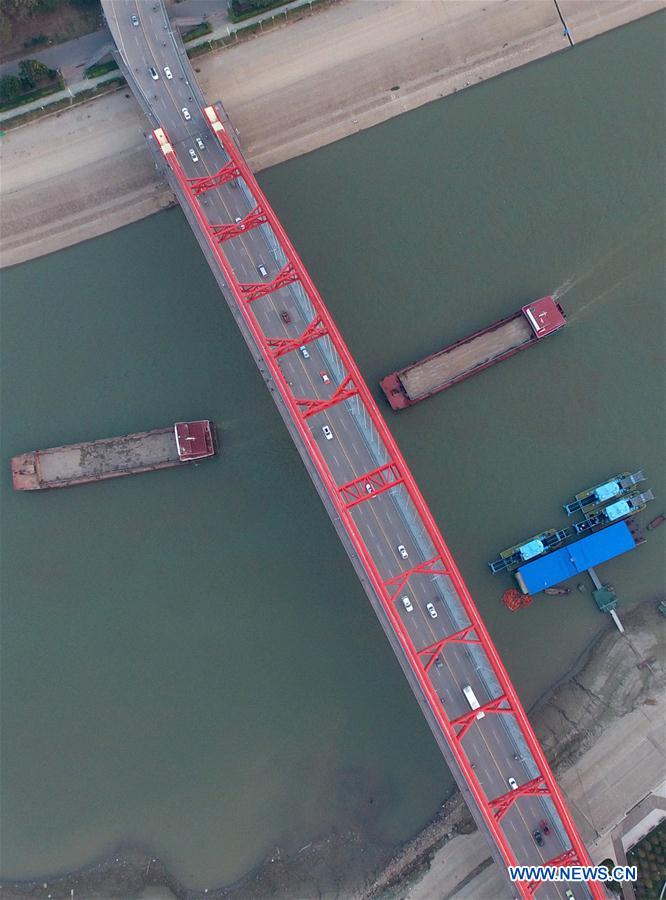 Chine : ponts dans la ville de Wuhan 