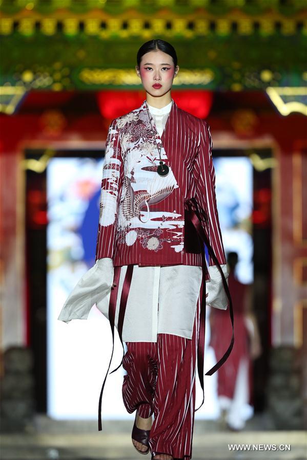 Semaine de la mode de Chine : défilé Zeng Fengfei