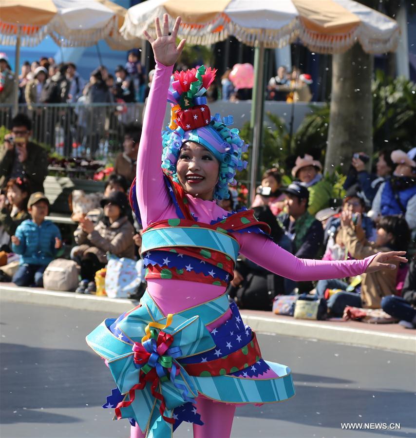 JAPAN-TOKYO-DISNEYLAND-XMAS PARADE