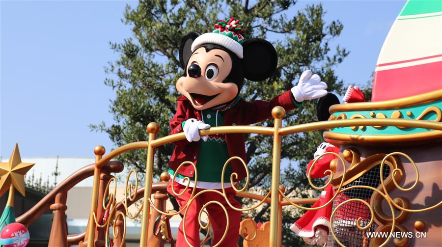 JAPAN-TOKYO-DISNEYLAND-XMAS PARADE