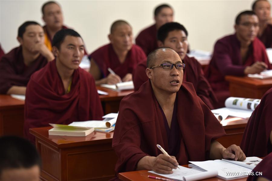 Chine : école de bouddhisme tibétain du Qinghai 