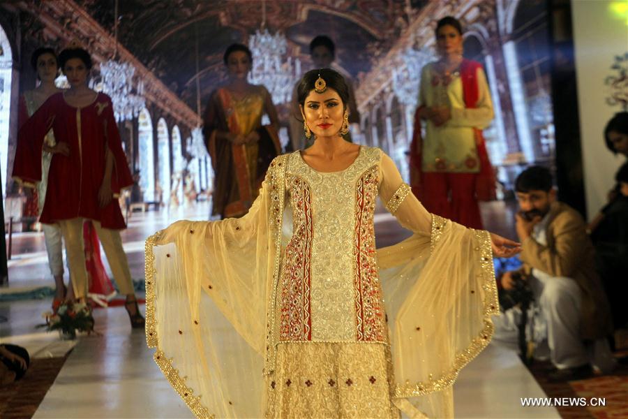Défilé de mode au Pakistan 