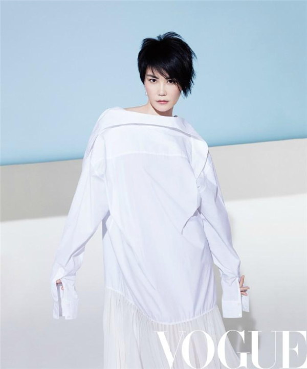 Faye Wong pose pour Vogue
