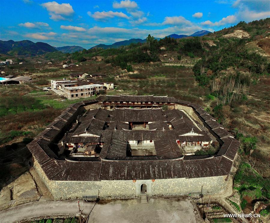 Chine : un village fortifi&eacute; dans le Fujian