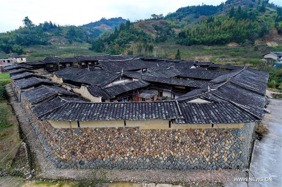 Chine : un village fortifi&eacute; dans le Fujian