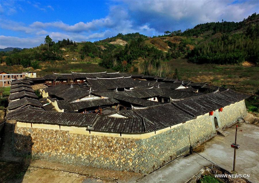 Chine : un village fortifi&eacute; dans le Fujian