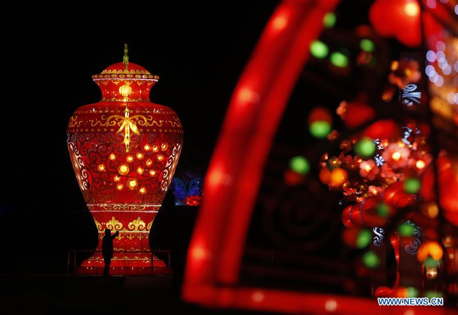 Chine : exposition de lanternes à Beijing