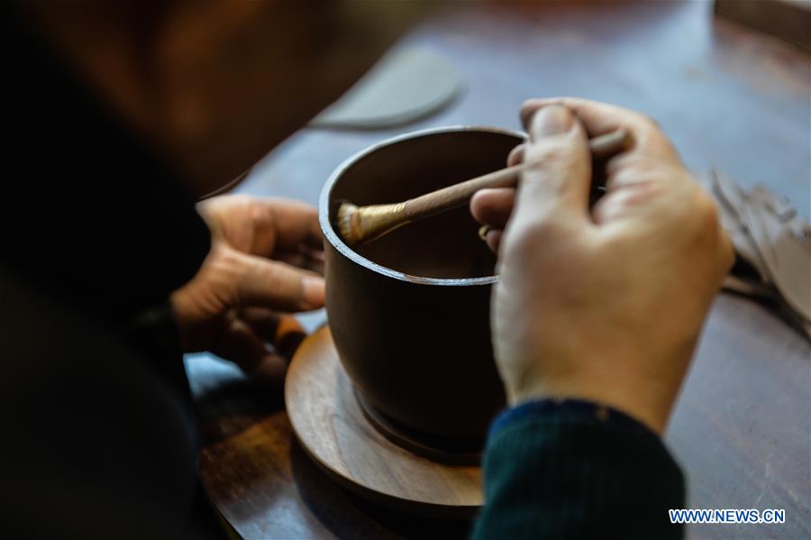Chine : fabrication de poterie à Yixing 