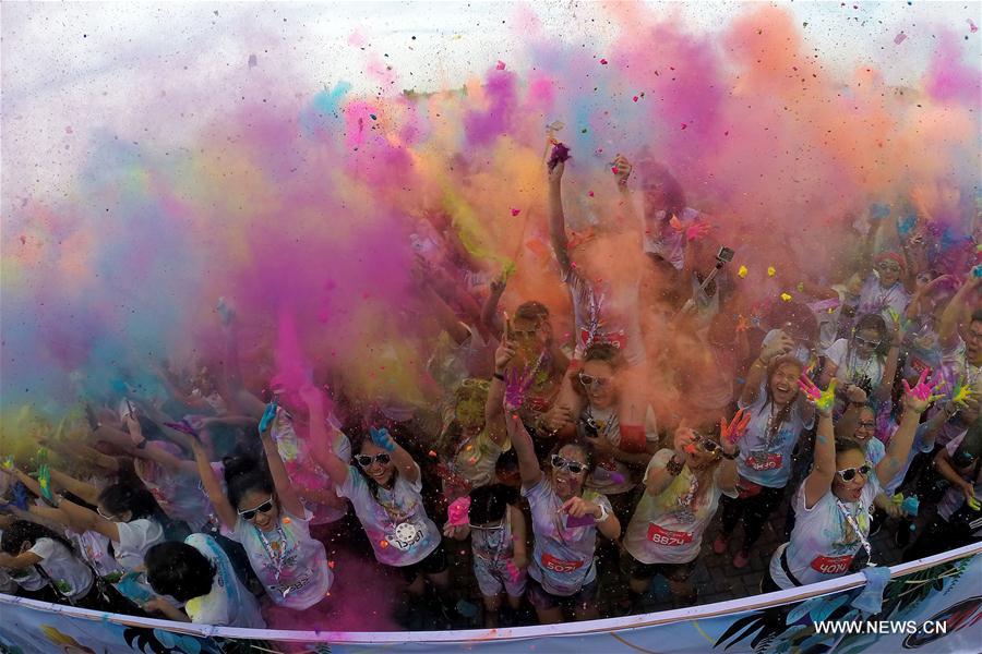 Philippines : "Color Run Manille" à Pasay