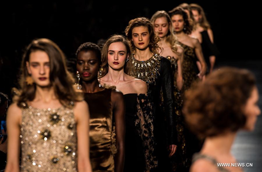 Etats-Unis : semaine de la mode de New York (Badgley Mischka)