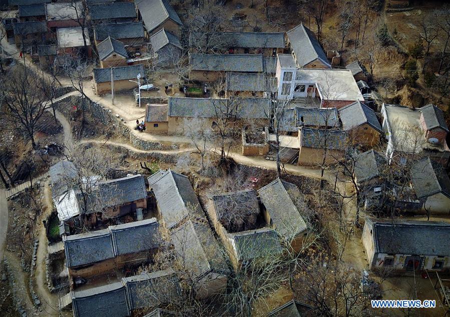 Chine : village en pierre au Henan