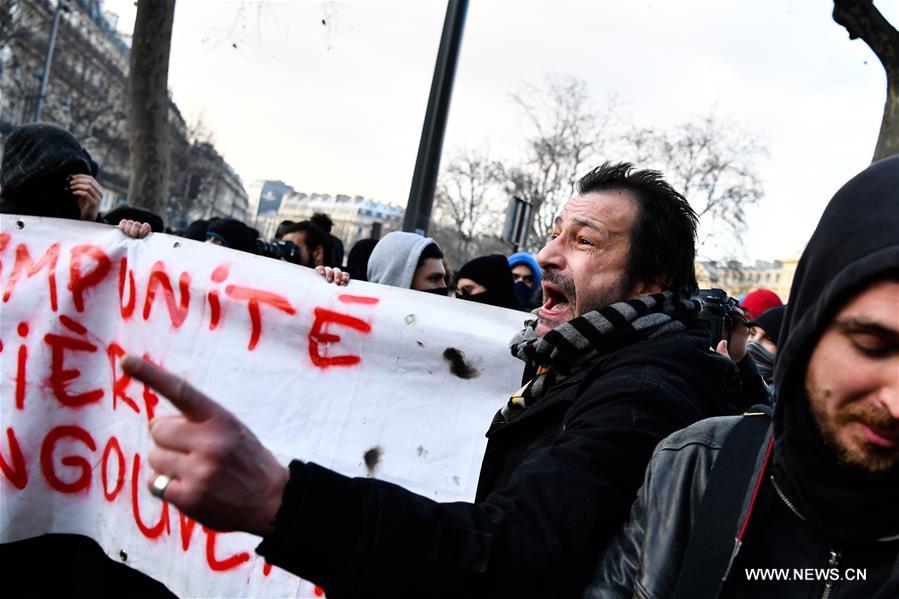 France : manifestation à Paris contre les violences policières