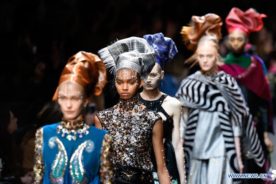 France : Semaine de la mode de Paris (prêt à porter)