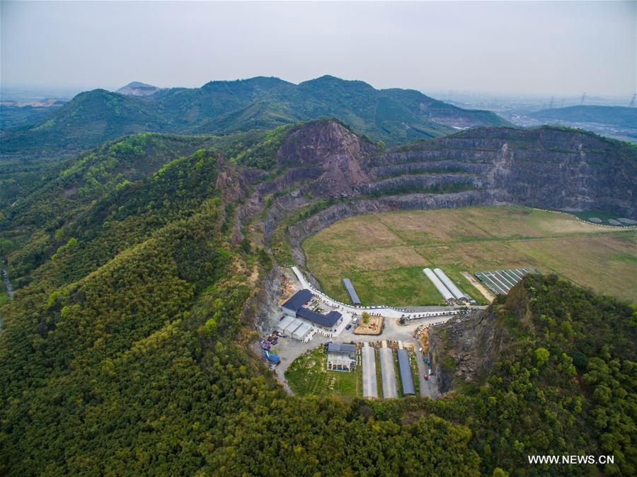 Une mine abandonnée transformée en un jardin de fleurs dans l'est de la Chine