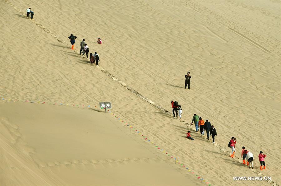 Plus d'un million de touristes durant le premier trimestre à Dunhuang