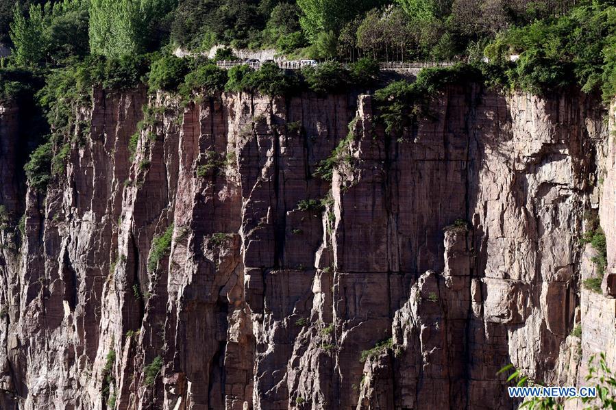 Paysage de falaises dans le centre de la Chine