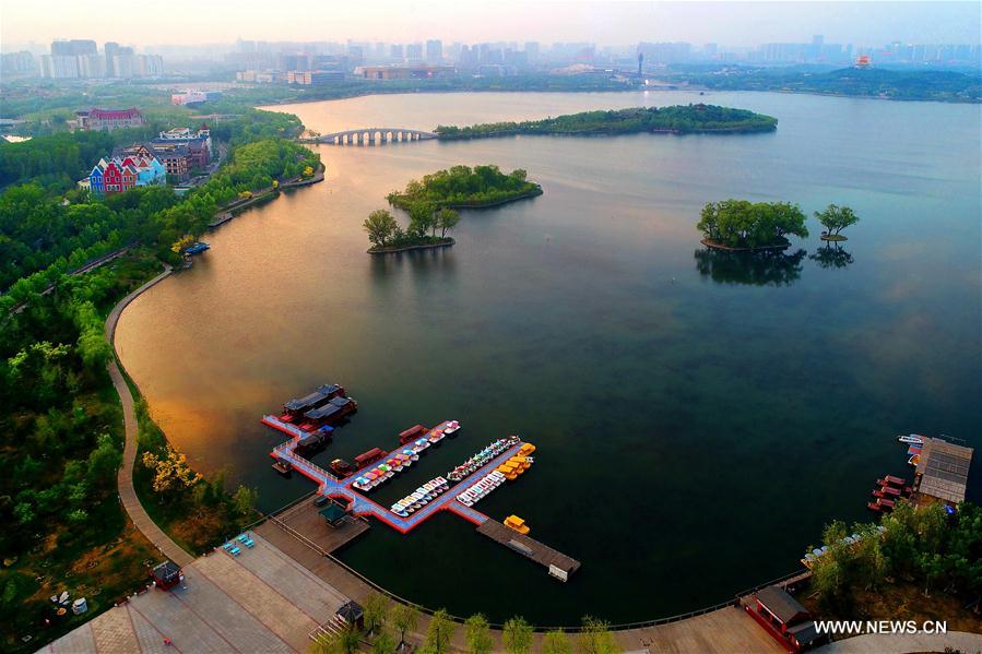 Paysage du parc du lac du Sud à Tangshan