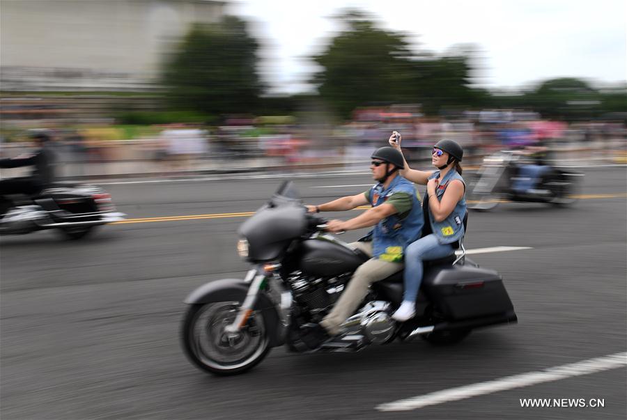 Etats-Unis : défilé de motards Rolling Thunder à Washington