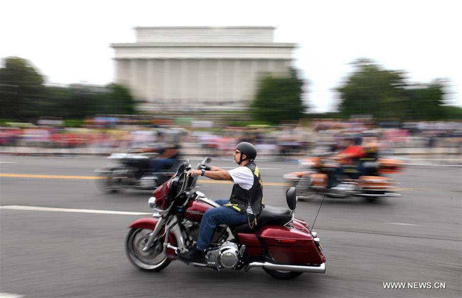Etats-Unis : défilé de motards Rolling Thunder à Washington