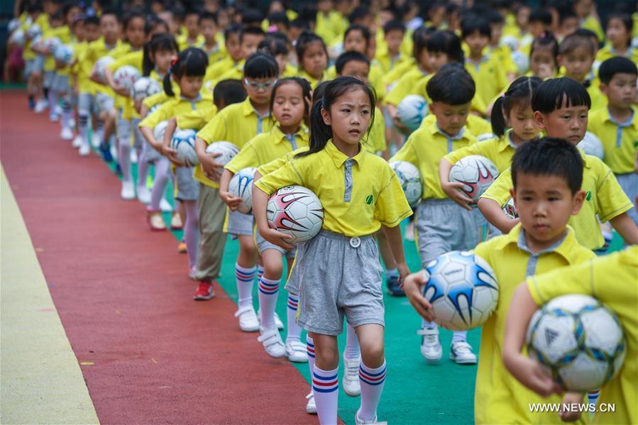 Festival de football dans une école maternelle du Zhejiang