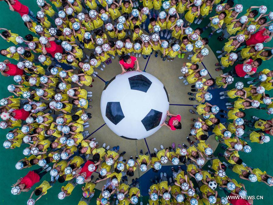 Festival de football dans une école maternelle du Zhejiang