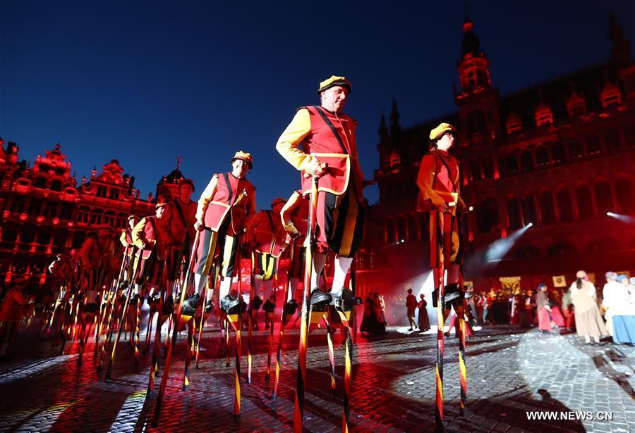 Belgique : parade annuelle de l'Ommegang à Bruxelles