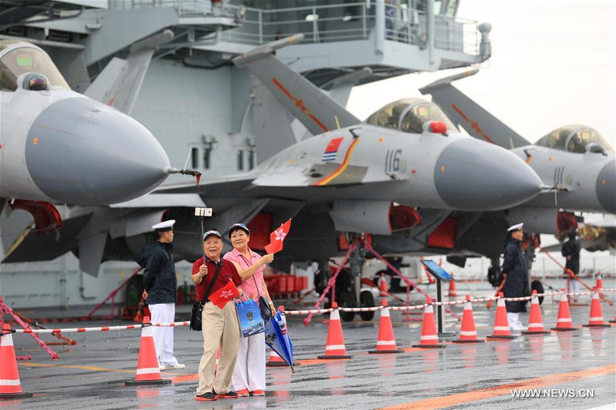 Chine : le porte-avions Liaoning s'ouvre au public à Hong Kong