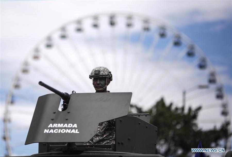 Défilé militaire pour la fête de l'indépendance en Colombie