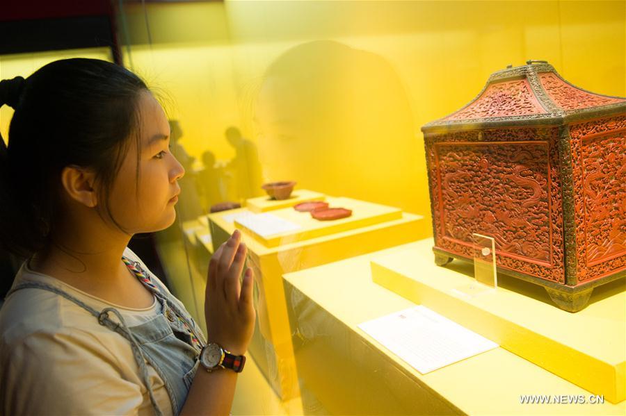 Chine : exposition sur l'empereur Qianlong à Hangzhou 