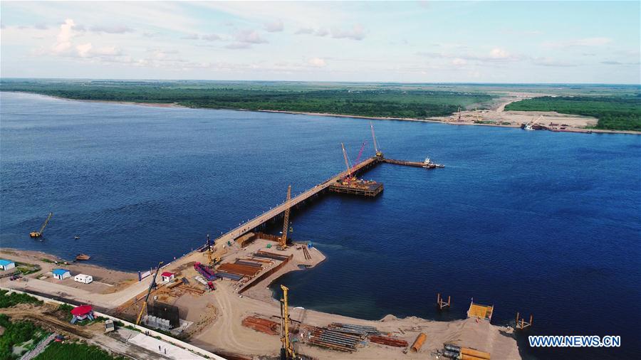 Chine : chantier d'un pont routier sino-russe