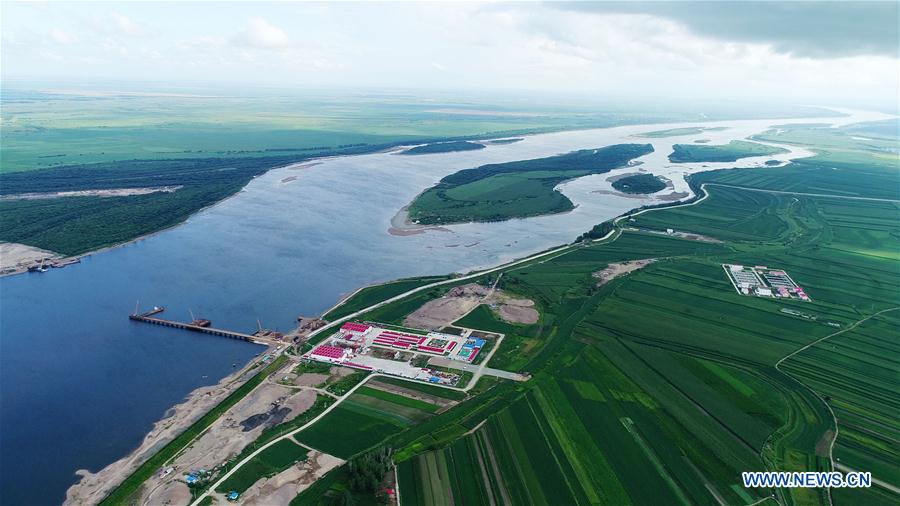 Chine : chantier d'un pont routier sino-russe
