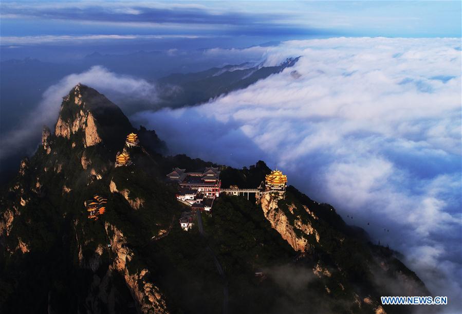 Paysage du Mont Laojunshan dans le centre de la Chine